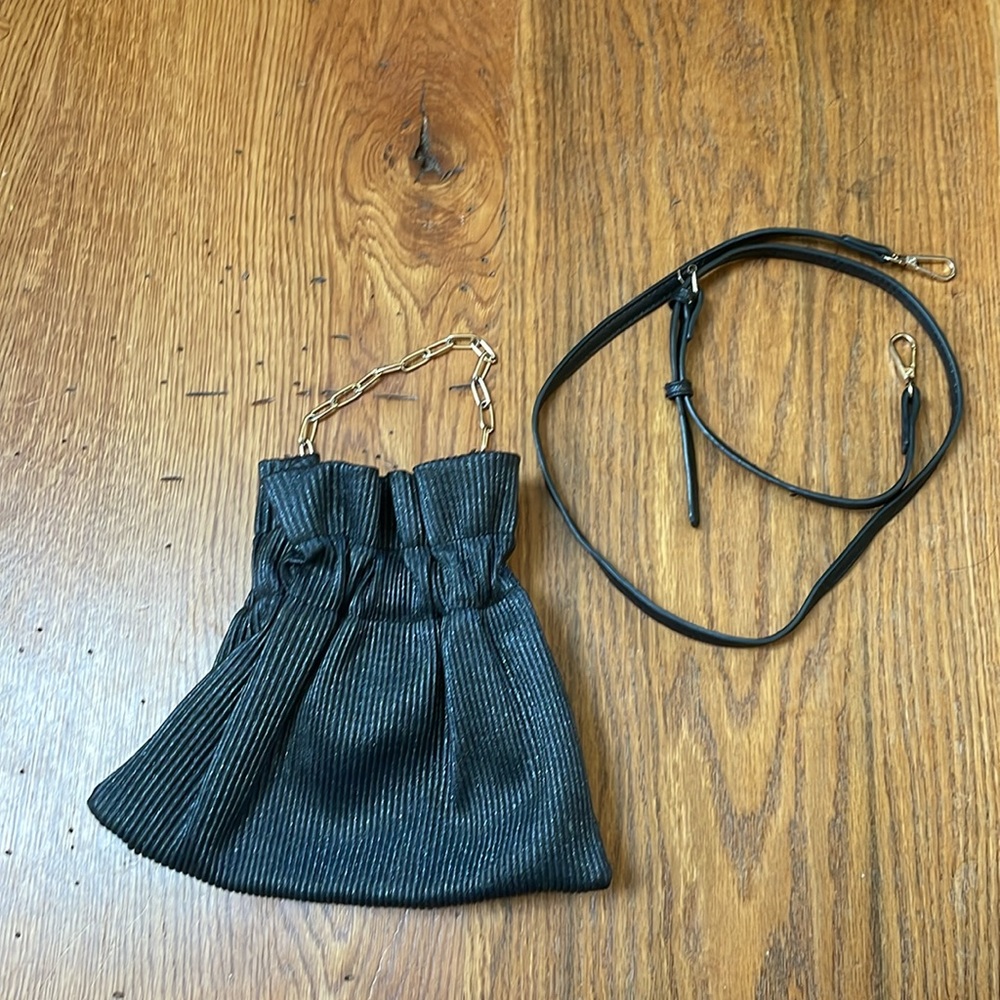 Street Level black metallic cross body bag